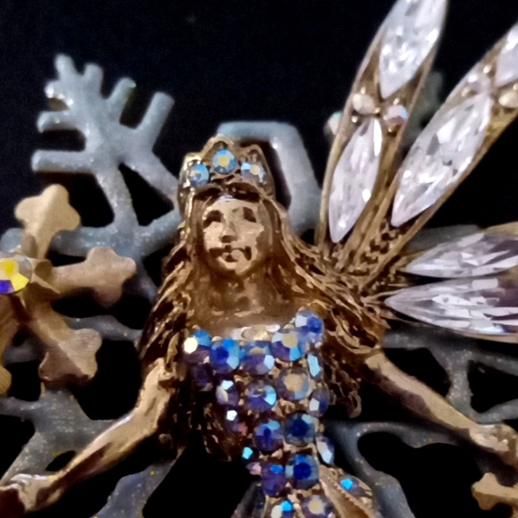 KIRKS FOLLY WINTER SNOWFLAKE FAIRY BROOCH - Picture 2 of 8